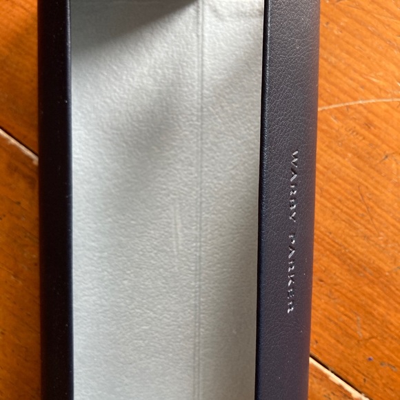 Warby Parker black glasses case with cloth - Picture 4 of 5